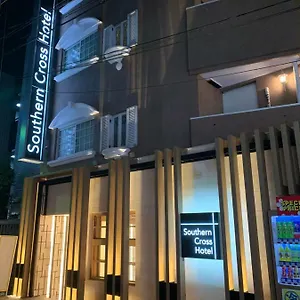 Southern Cross ** Tokio